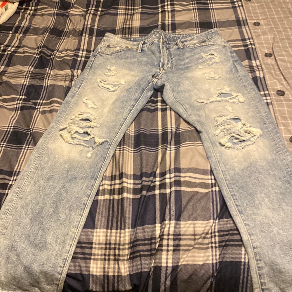 33x30 American eagle ripped jeans